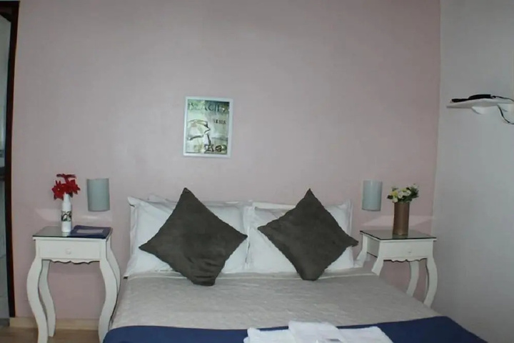Room 5 of 25