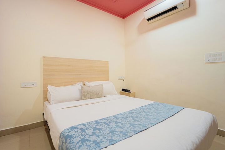 Room 4 of 25