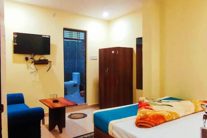 Room 10 of 26