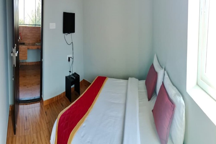 Room 3 of 21