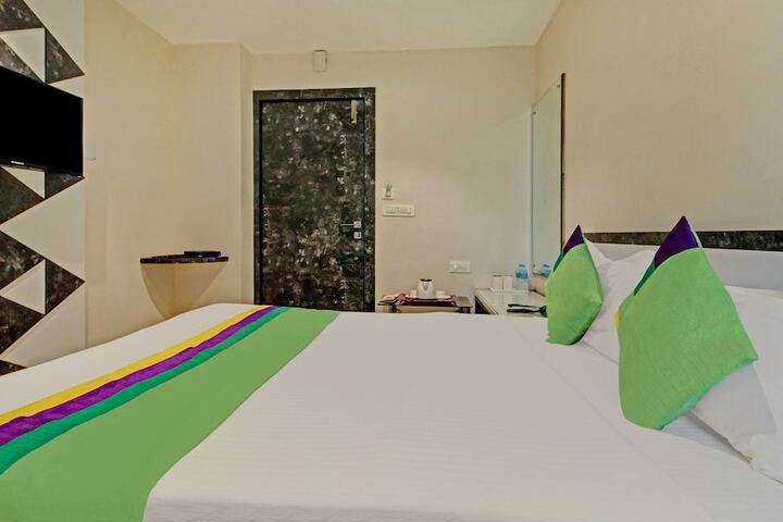 Room 15 of 40