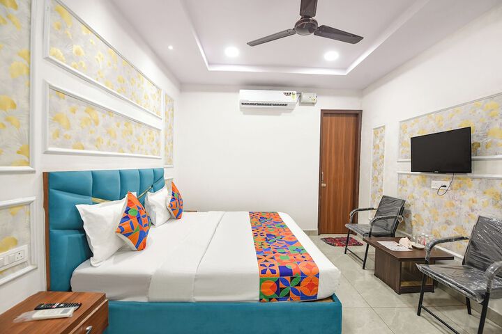 Room 28 of 32