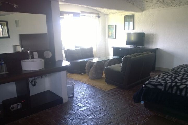 Room 4 of 66