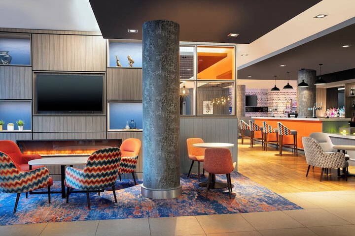 Entrance & Lobby