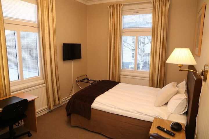 Room 7 of 56