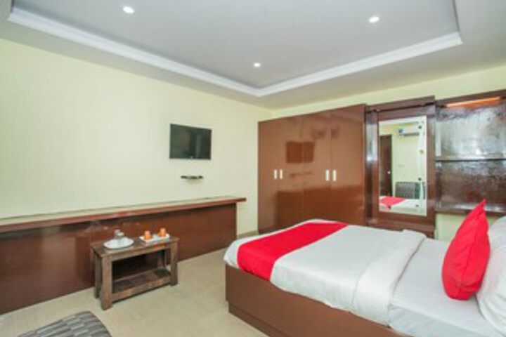 Room 14 of 30
