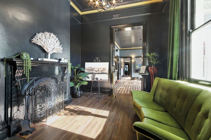 Guest Lobby