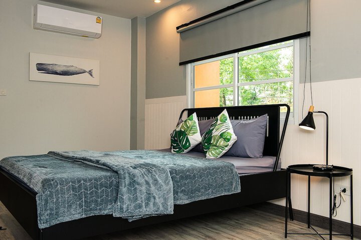 Room 7 of 32