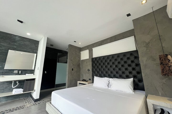 Room 26 of 68