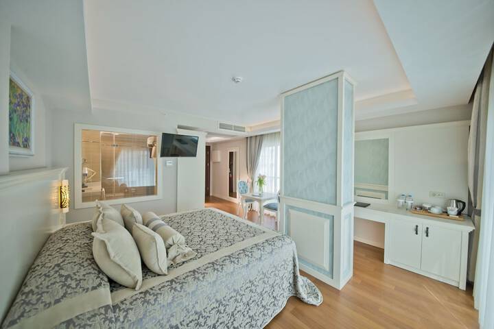 Room 16 of 61
