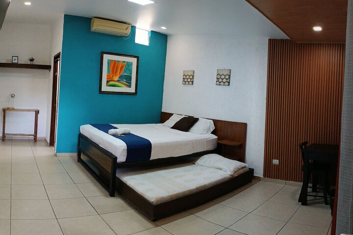 Room 9 of 11
