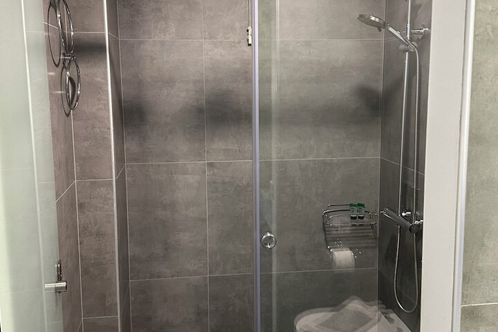 Room 139 of 172