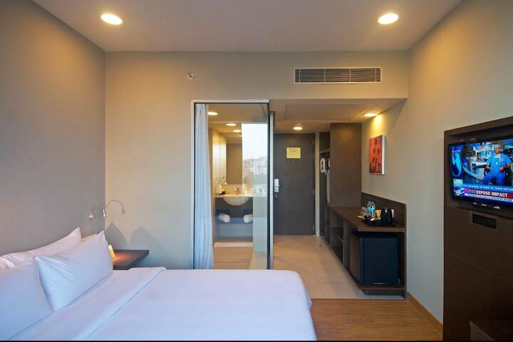 Room 7 of 27