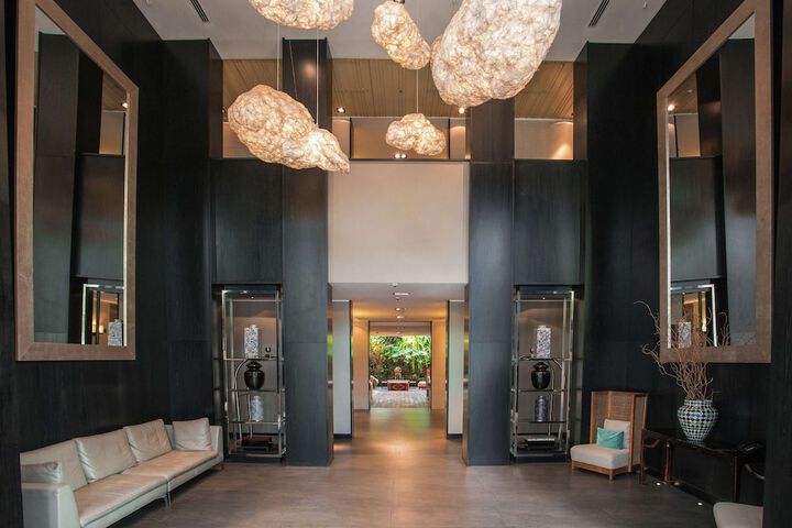Entrance & Lobby