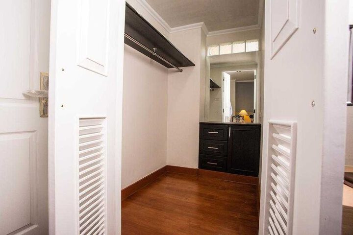 Room 6 of 39