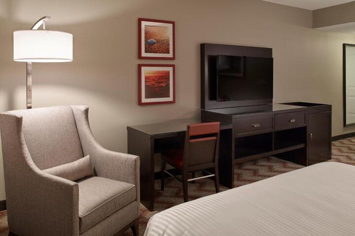 2 Queen Beds (4 of 4)