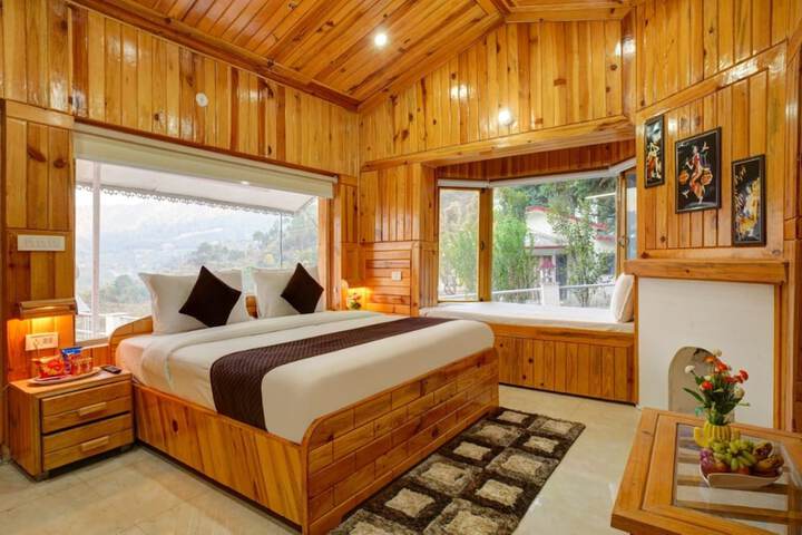 Room 4 of 25