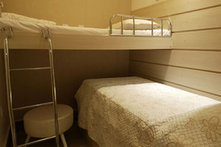 Room 7 of 22