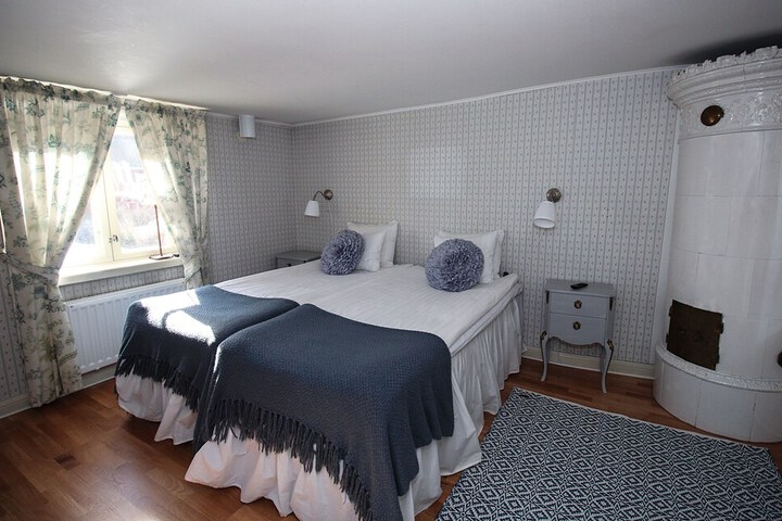 Room 25 of 81