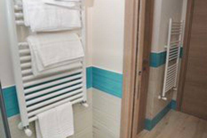 Room 11 of 67