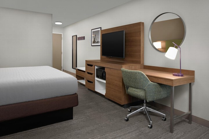 Room 9 of 34