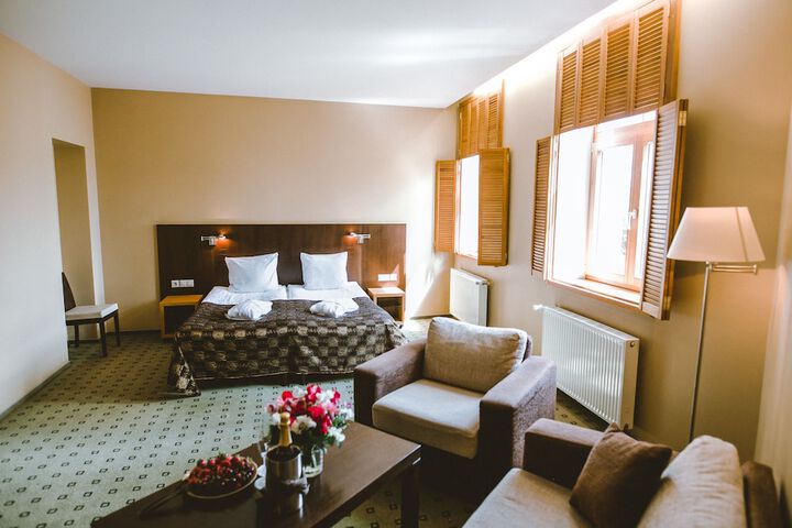 Room 14 of 85