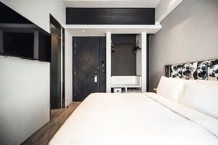 Room 16 of 78