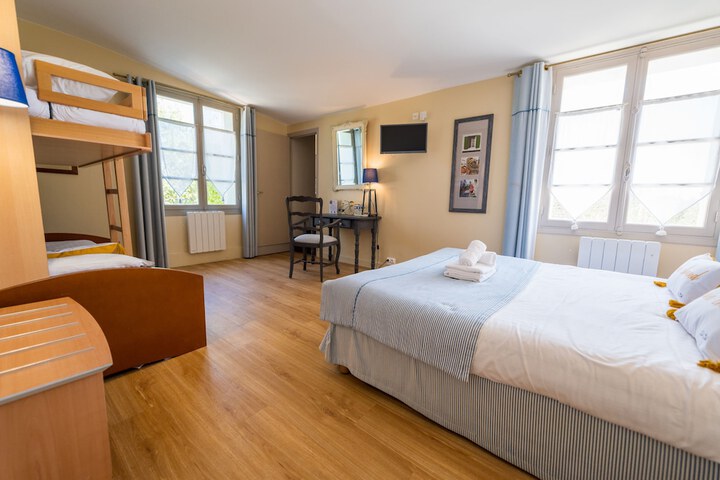 Room 32 of 75