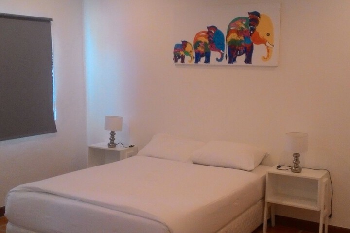 Room 9 of 76