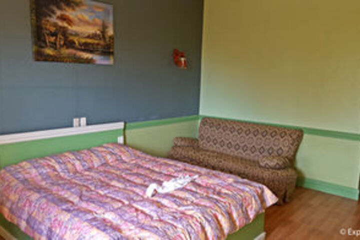 Room 12 of 21
