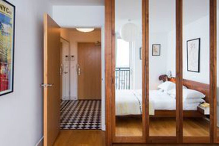 Room 8 of 19
