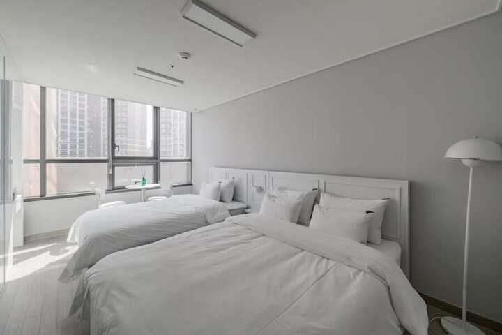 Room 64 of 90