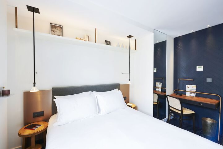 Room 11 of 52