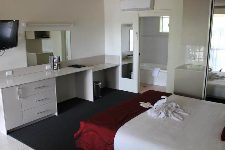 Room 16 of 42