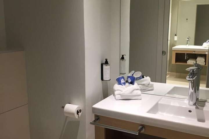 Room 33 of 56