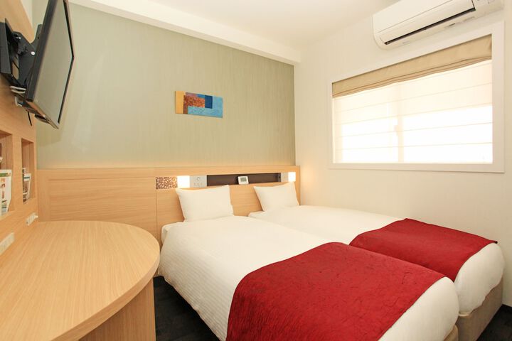 Room 13 of 68