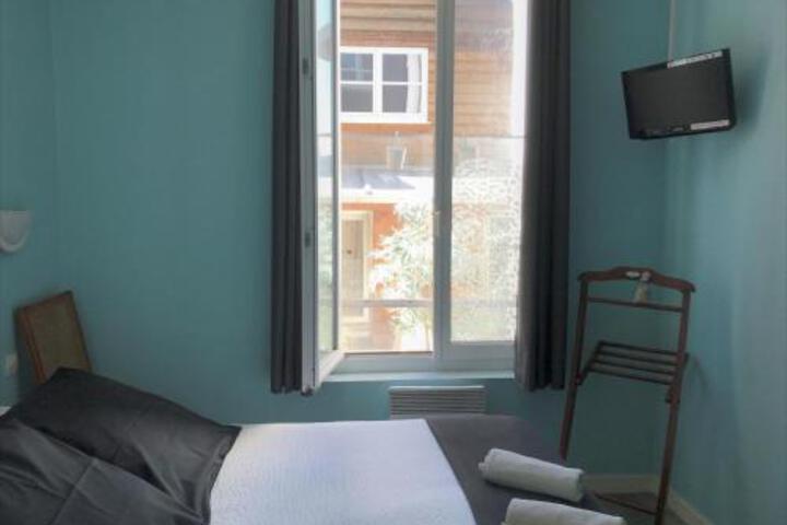 AMBRE HOTEL