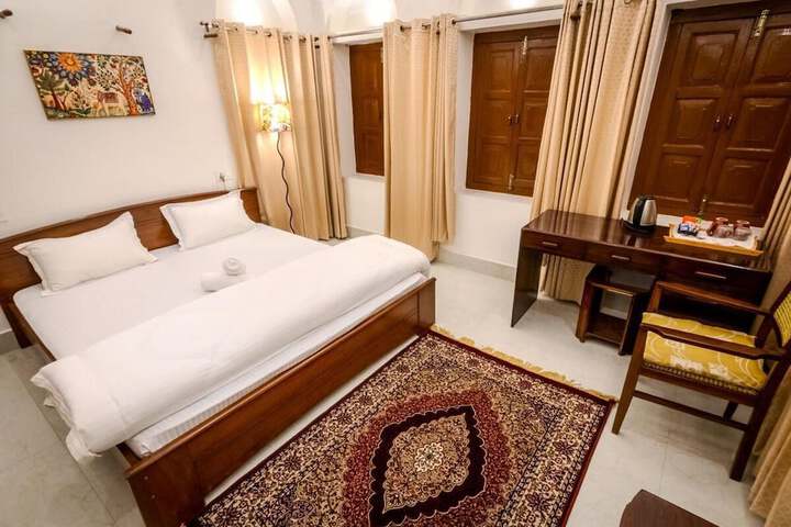 Room 7 of 44