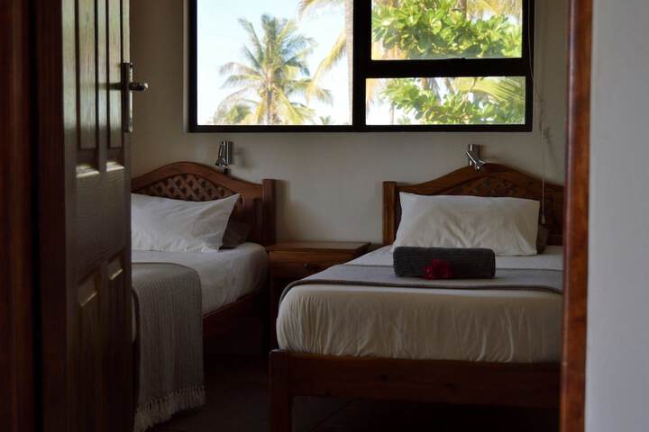 Room 4 of 18