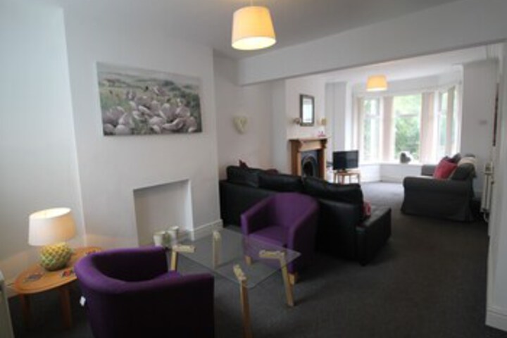 Gelynis 3 Bedroom House by Cardiff Holiday Homes