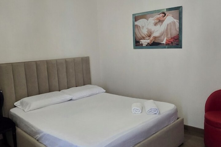 Room 3 of 17