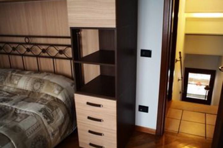 Room 14 of 27