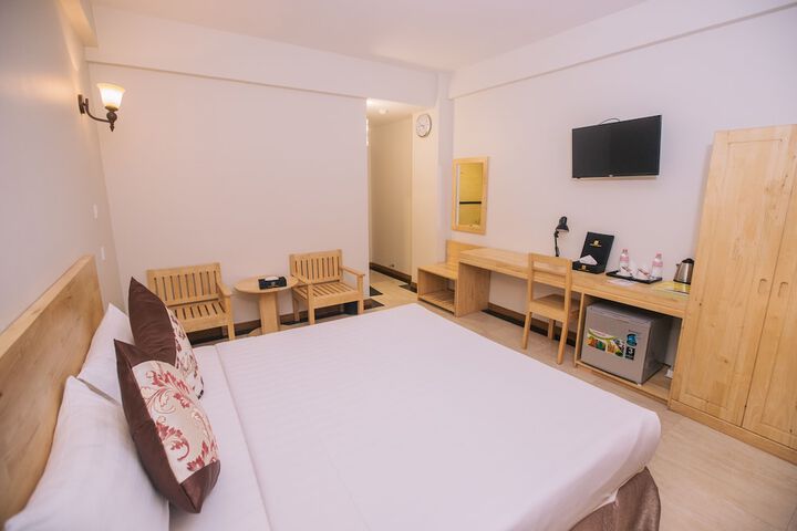 Room 8 of 42