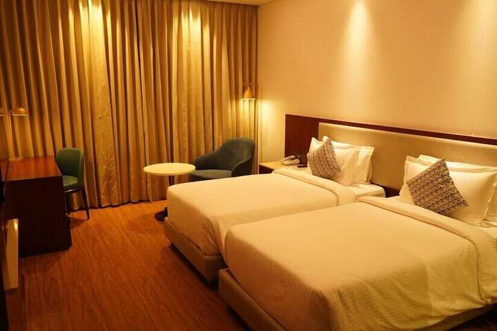 Room 8 of 24
