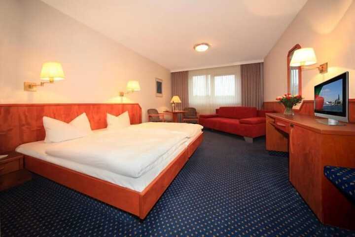 Room 6 of 31