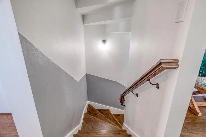 Room 11 of 22