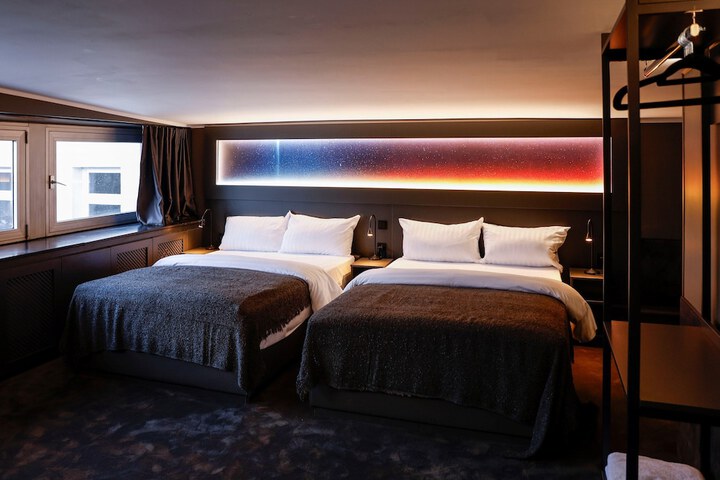 Room 16 of 54