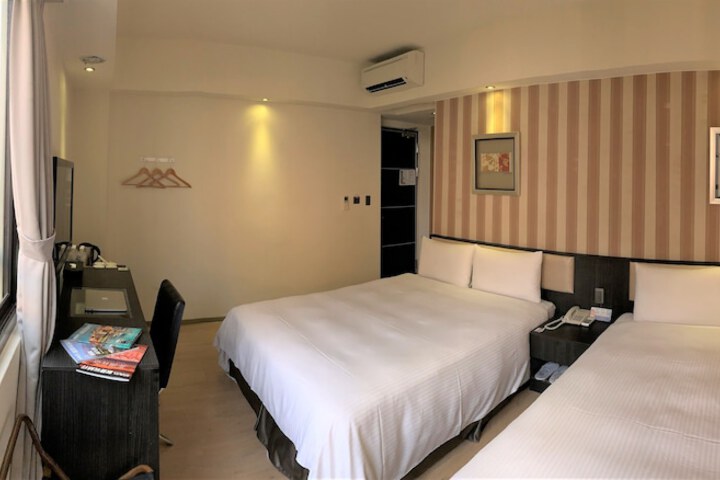 Room 15 of 62