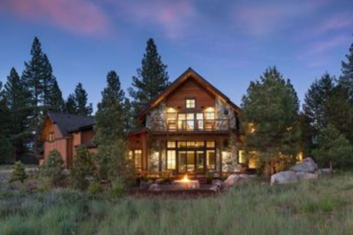 Photo of 4Br Luxury Truckee Home by RedAwning