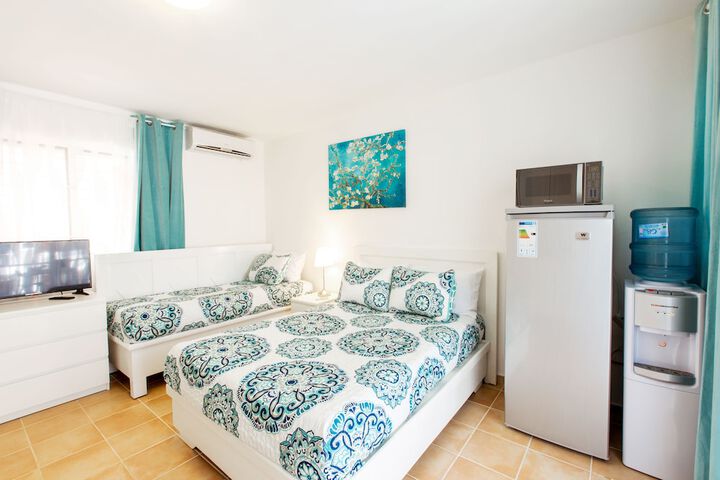 Room 15 of 83